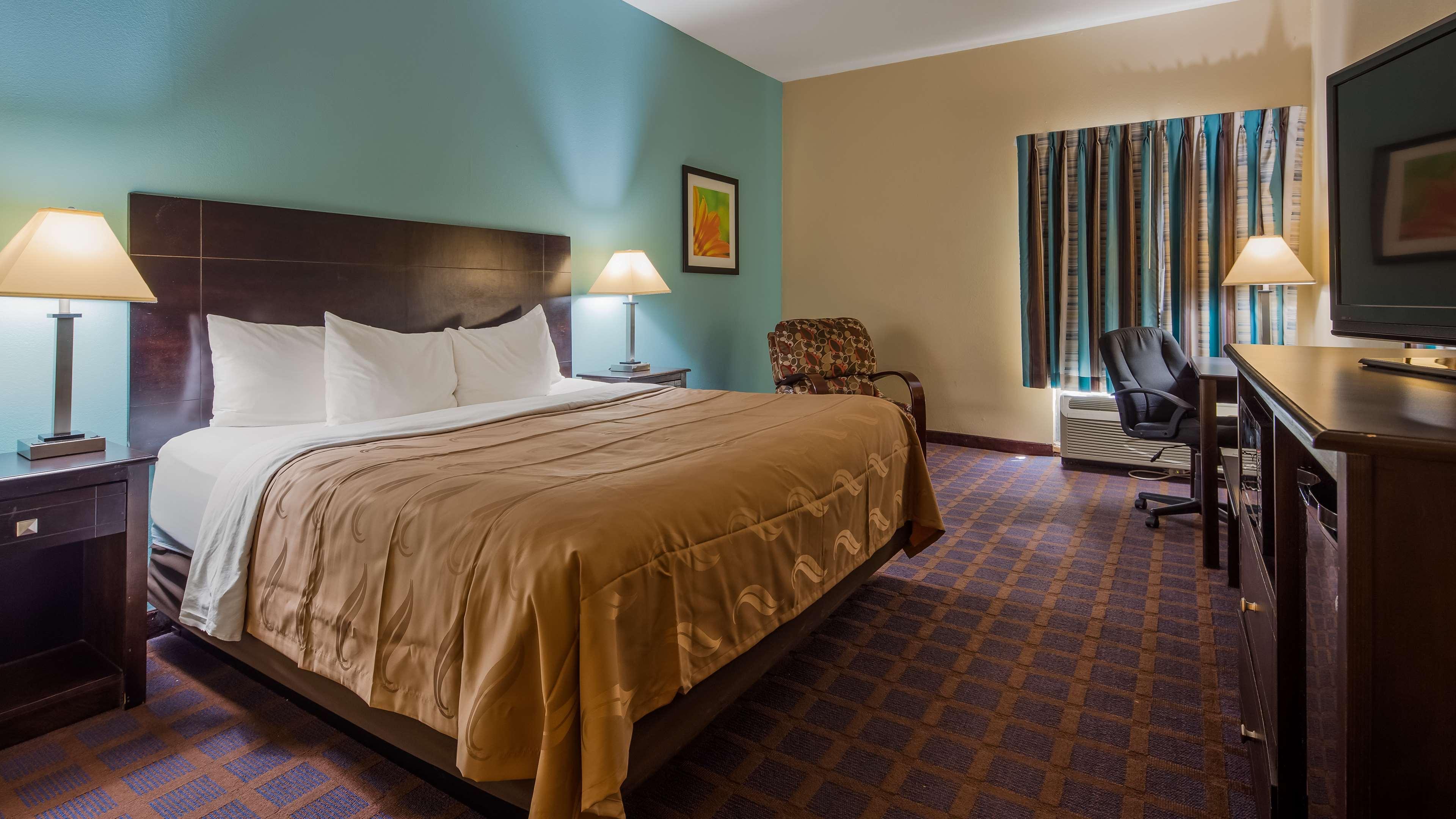 Surestay Plus Hotel By Best Western Blue Springs Exterior foto