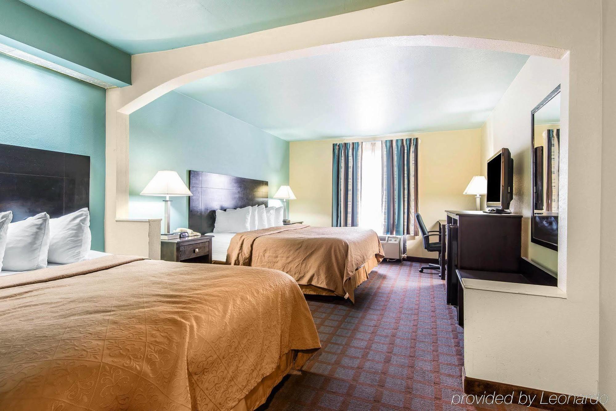 Surestay Plus Hotel By Best Western Blue Springs Exterior foto